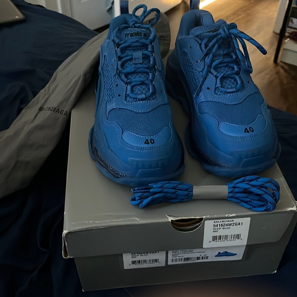 Color-Deep Blue Size-40 Worn 3 times